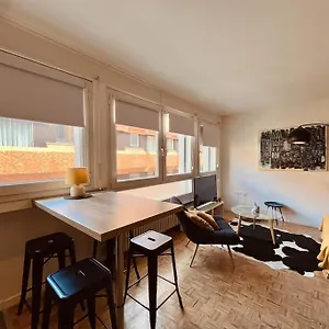 T2 Renove Proche Centre / Gare Appartement